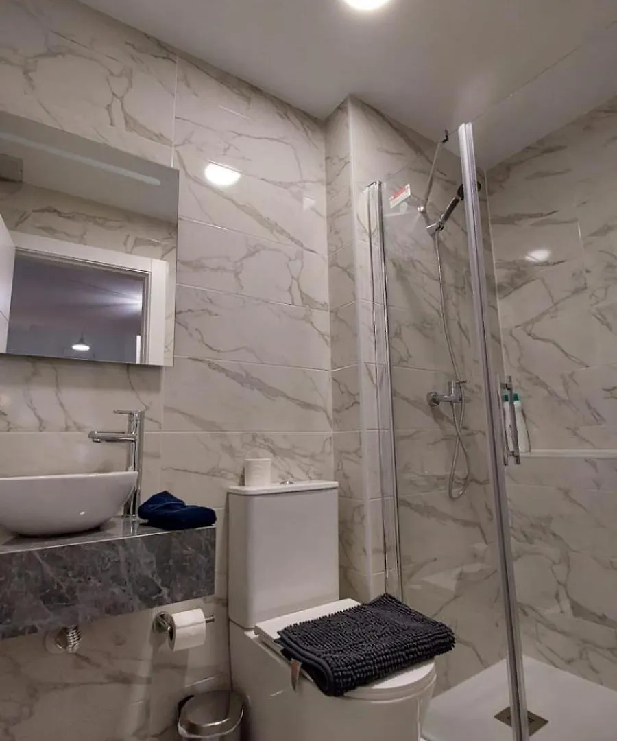 Luxury Apartment 2 A 5 Min De La Estacion De Bus Y Tren Maria Zambrano Màlaga 0*,